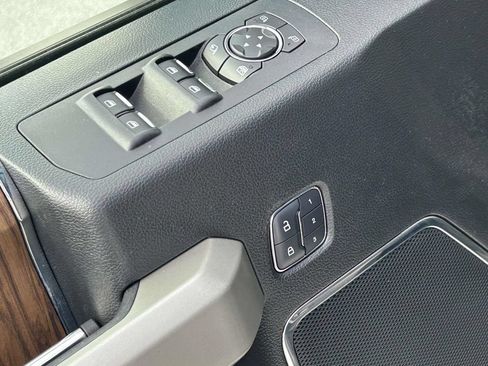 Used 2018 Ford F150 Lariat w/ Equipment Group 502A Luxury AWD/4WD image 15