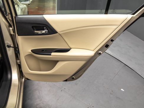 Used 2017 Honda Accord EX-L image 35