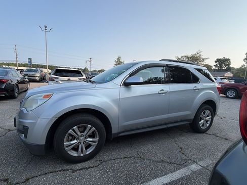 Used 2014 Chevrolet Equinox LT w/ Driver Convenience Package FWD image 2