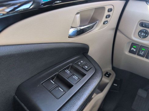 Used 2016 Honda Pilot Touring image 21