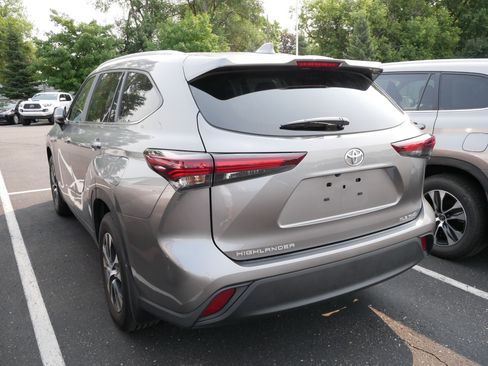 Used 2026 Toyota Highlander XLE AWD/4WD image 5
