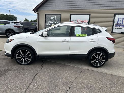 Used 2017 Nissan Rogue Sport SL w/ SL Premium Package AWD/4WD image 8