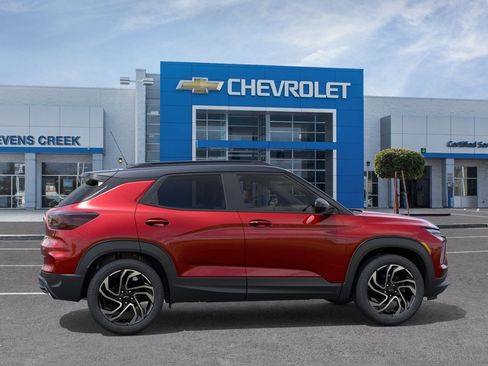 New 2026 Chevrolet TrailBlazer RS w/ Convenience Package FWD image 3