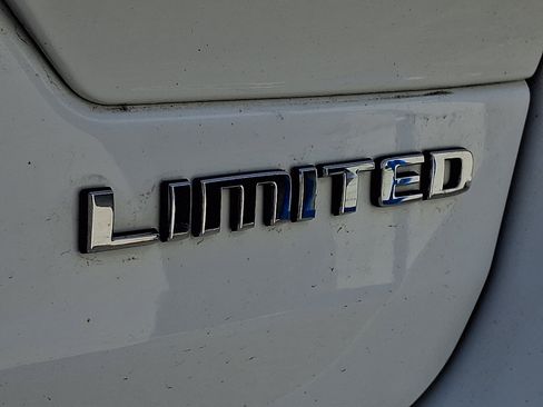 Used 2022 Jeep Grand Cherokee Limited AWD/4WD image 31