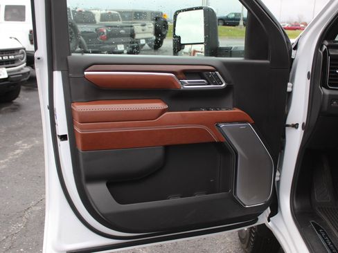 Used 2024 GMC Sierra 3500 Denali Ultimate image 20