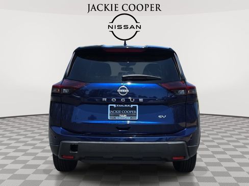 Used 2025 Nissan Rogue SV FWD image 6