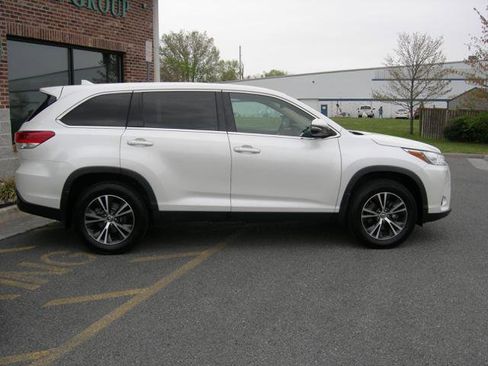Used 2019 Toyota Highlander Plus image 3