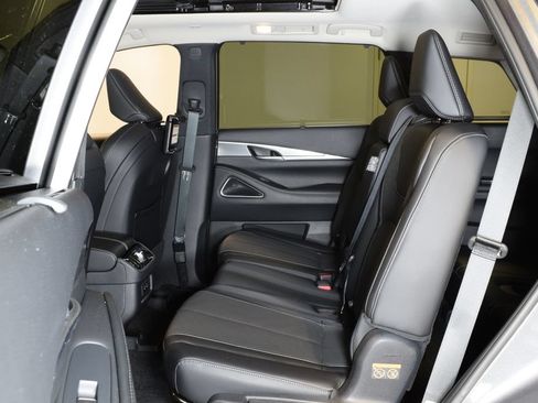 Certified 2026 INFINITI QX60 Luxe w/ Family Package AWD/4WD image 29