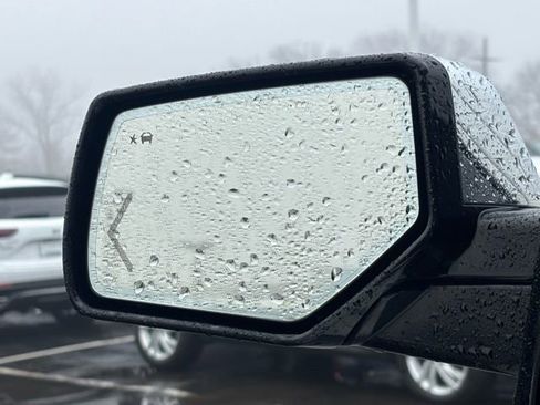 Used 2017 Chevrolet Suburban Premier image 33