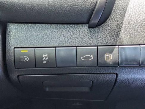 Used 2018 Toyota Camry SE w/ Convenience Package FWD image 22