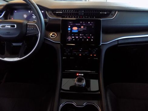 Certified 2024 Jeep Grand Cherokee Altitude RWD image 15