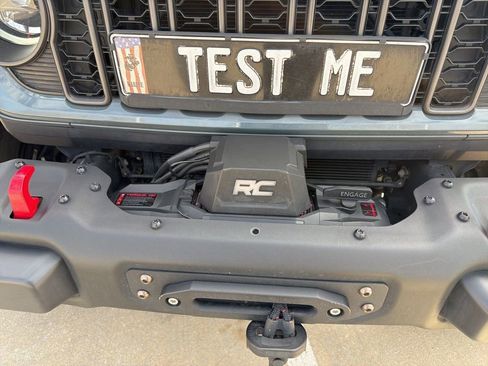 Used 2024 Jeep Wrangler Unlimited Rubicon image 9