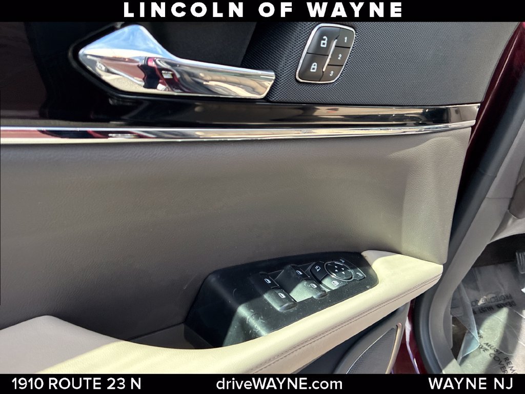 Certified 2023 Lincoln Nautilus AWD w/ Premium Package image 14