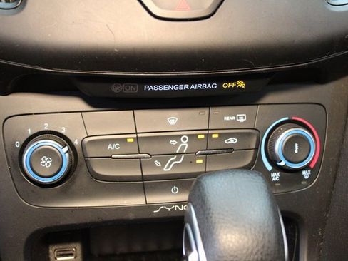 Used 2018 Ford Focus SE image 21