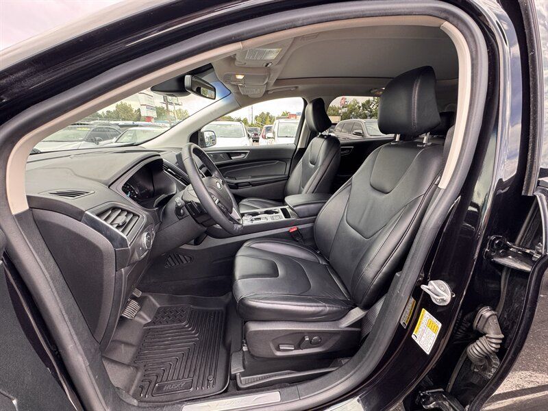 Used 2022 Ford Edge Titanium w/ Class II Trailer Tow Package AWD/4WD image 14