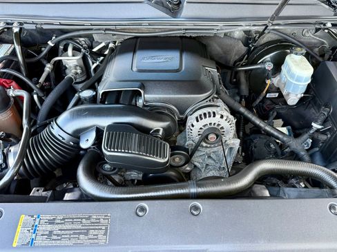 Used 2010 Chevrolet Suburban LS w/ Interior Plus Package image 9