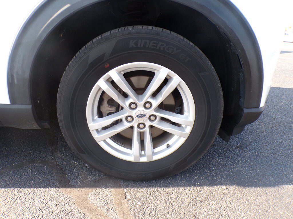 Used 2021 Ford Explorer XLT w/ Equipment Group 202A AWD/4WD image 32