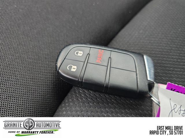Used 2023 Jeep Renegade Latitude AWD/4WD image 29