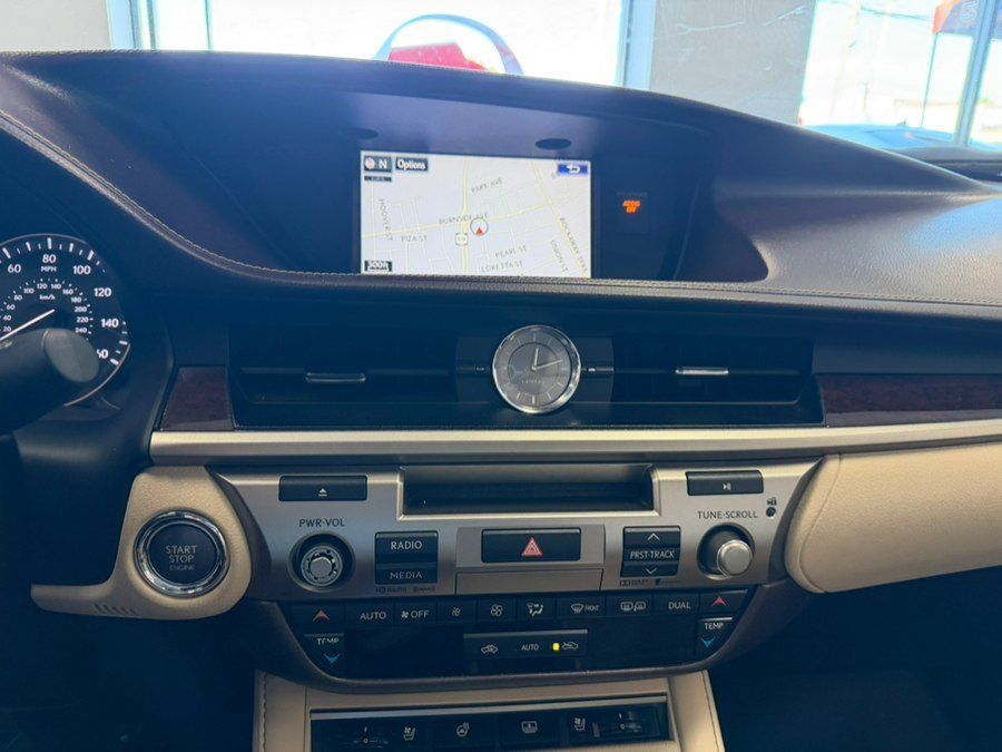 Used 2016 Lexus ES 350 w/ Luxury Package w/Wood Trim FWD image 21