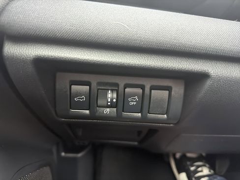 Used 2025 Subaru Outback Premium AWD/4WD image 29