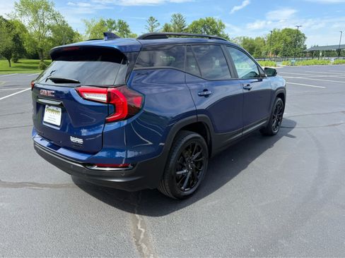 Used 2023 GMC Terrain SLE w/ Elevation Edition image 6