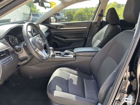 Used 2023 Nissan Altima 2.5 SV FWD image 4