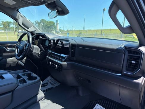 Used 2023 Chevrolet Silverado 1500 LT AWD/4WD image 28