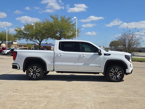 Used 2024 GMC Sierra 1500 AT4 w/ Technology Package image 2