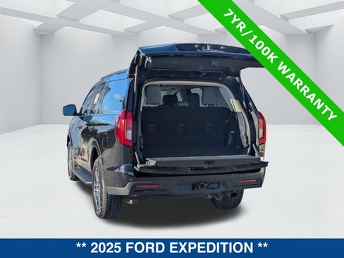 Certified 2025 Ford Expedition Active AWD/4WD image 13