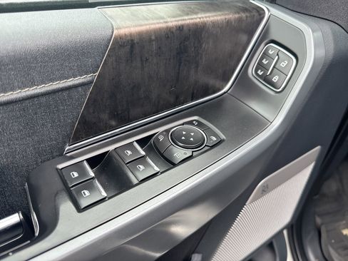 Used 2022 Ford F150 Lariat w/ Equipment Group 502A High image 12