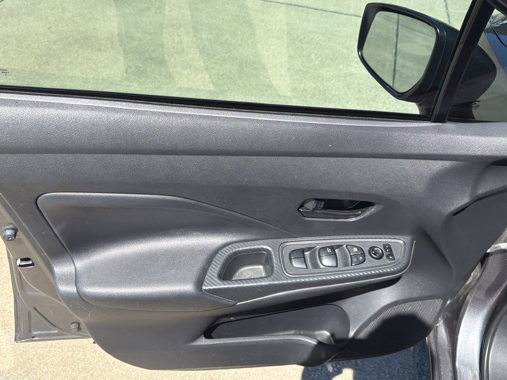 Used 2020 Nissan Versa S FWD image 15
