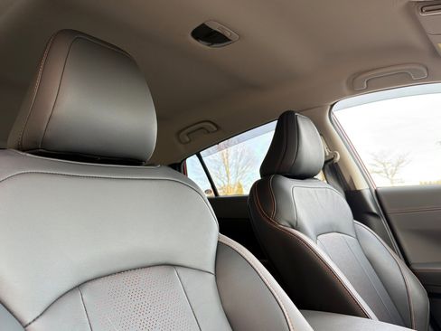 Used 2025 Subaru Crosstrek 2.5i Limited w/ Crosstrek Mirror Package image 17