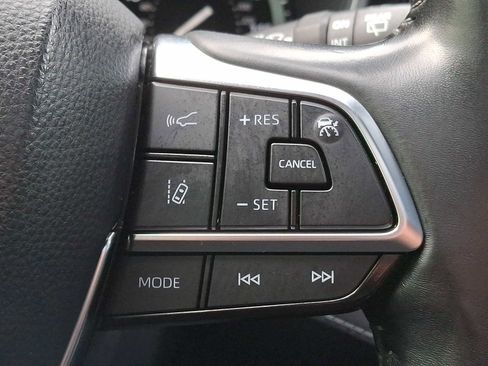 Used 2021 Toyota Highlander XSE image 19