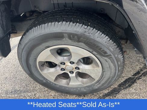 Used 2017 Jeep Wrangler Unlimited Sahara w/ Connectivity Group image 28