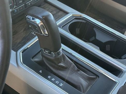 Used 2019 Ford F150 Lariat w/ Trailer Tow Package image 15