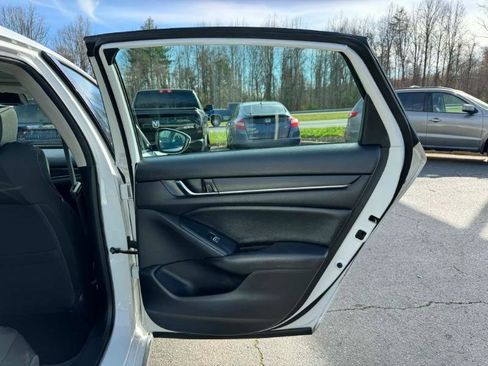 Used 2019 Honda Accord EX image 15