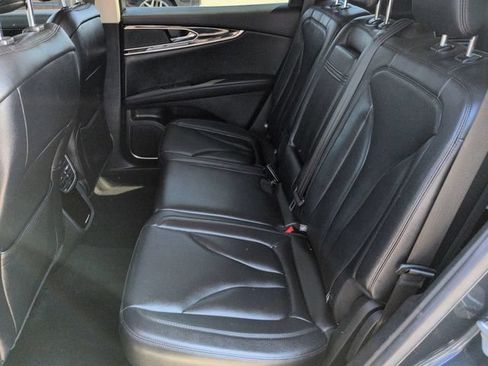 Used 2022 Lincoln Nautilus FWD w/ Premium Package image 14