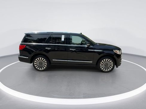 Used 2019 Lincoln Navigator Reserve AWD/4WD image 9