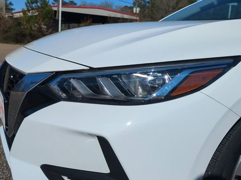 Used 2023 Nissan Sentra SV w/ Trunk Package image 9