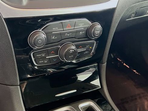 Used 2023 Chrysler 300 Touring w/ Safetytec Plus Group image 15