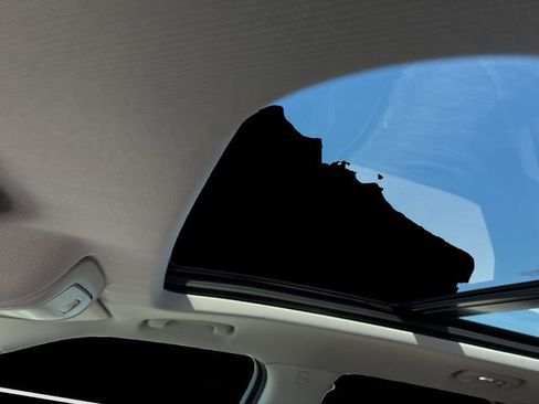 Used 2023 Chevrolet Blazer LT image 13