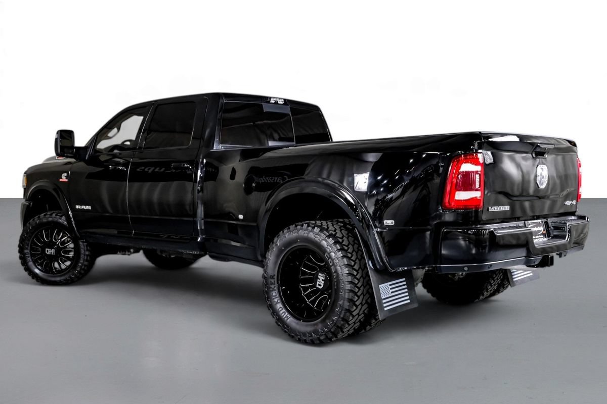 Used 2024 RAM 3500 Laramie w/ Towing Technology Group AWD/4WD image 11