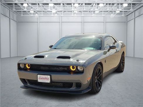 Used 2023 Dodge Challenger SRT Hellcat w/ Driver Convenience Group RWD image 1