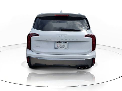 Used 2025 Kia Telluride S FWD image 5