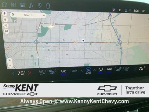 Used 2026 Chevrolet Suburban High Country w/ Sun And Tow Package image 2