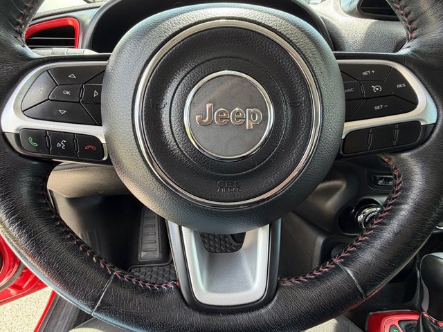 Used 2017 Jeep Renegade Trailhawk w/ Cold Weather Group II AWD/4WD image 30