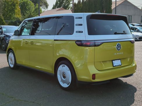 New 2025 Volkswagen ID. Buzz 1st Edition image 3