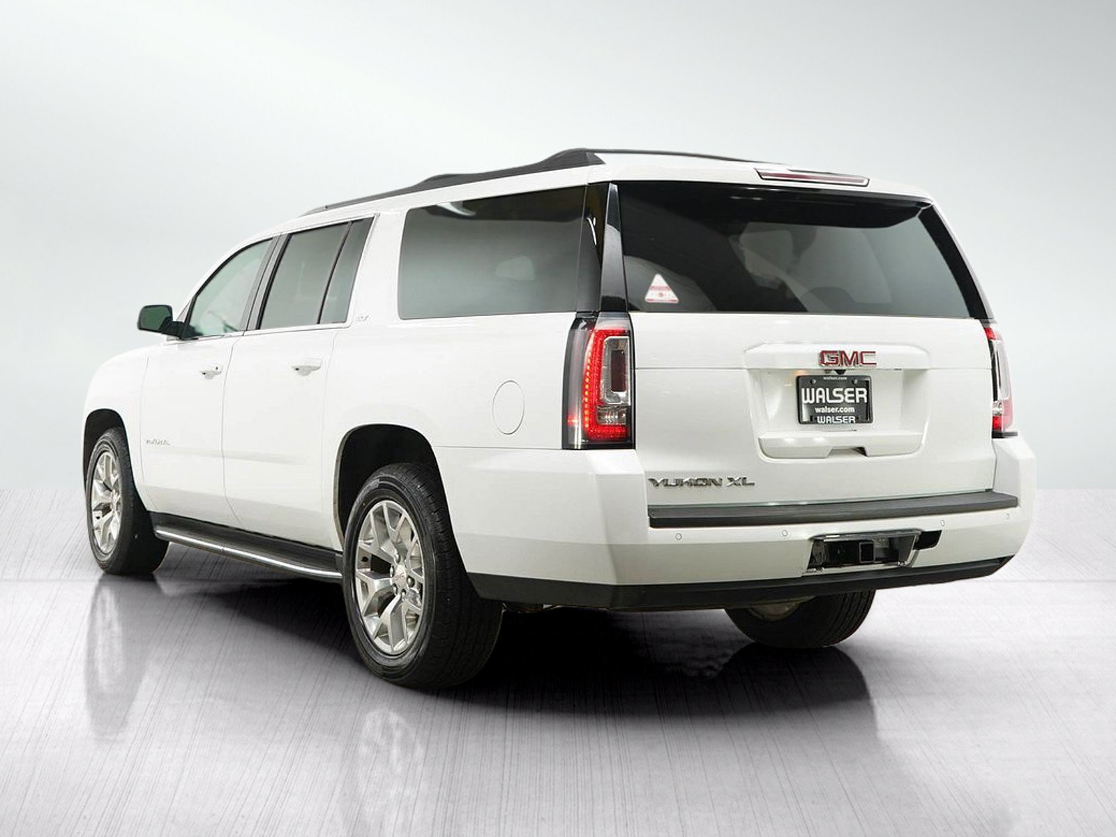 Used 2019 GMC Yukon XL SLT AWD/4WD image 3