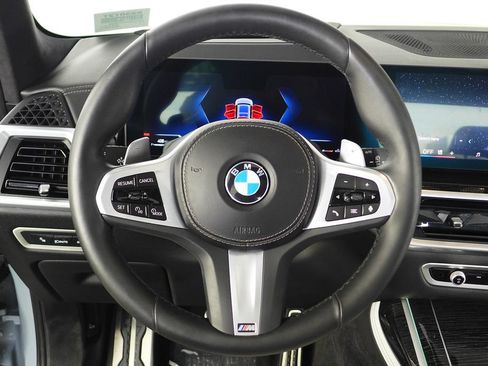 Used 2024 BMW X7 xDrive40i w/ M Sport Package AWD/4WD image 29