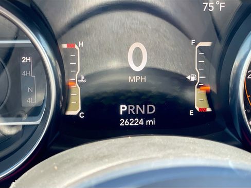 Used 2019 Jeep Wrangler Unlimited Sahara AWD/4WD image 8